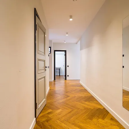 Elias Apartment