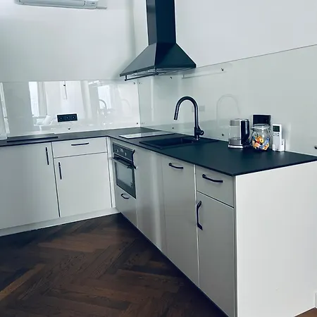 Elias Apartment *